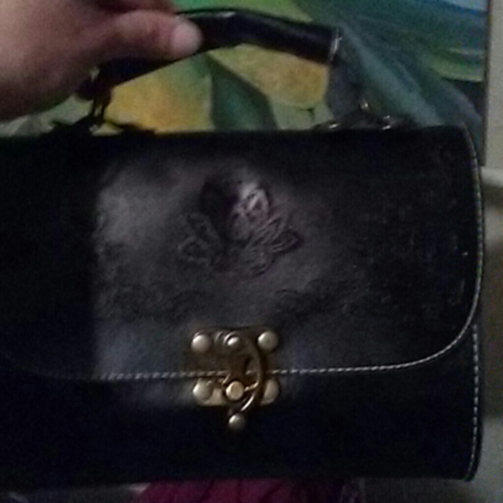 Anna sui purse